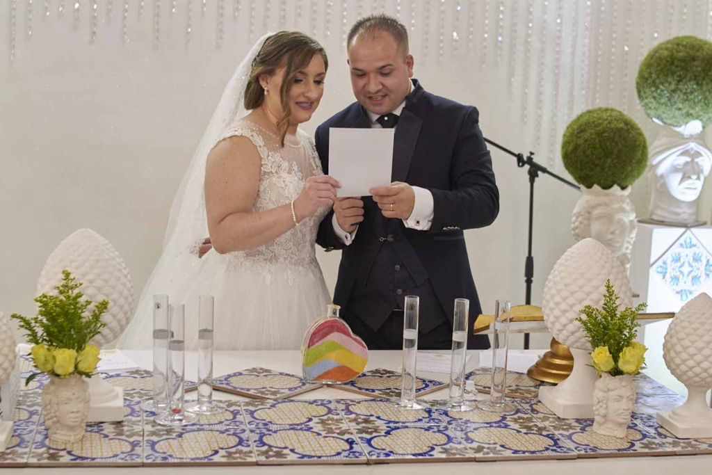 matrimonio villa fabiana palermo sposarsi a palermo matrimonio in sicilia location in esclusiva a palermo location di matrimoni posto dove sposarsi vicino a palermo sposi con torta nuziale matrimonio intimo microwedding micro wedding matrimonio con pochi invitati elopement